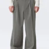 Pantalones de traje plisados de corte holgado Nate – Gris claro a rayas Pantalones de traje plisados de corte holgado Nate – Gris claro a rayas