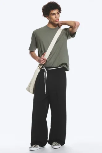 Pantalones de traje plisados de corte holgado Nate – Negro Pantalones de traje plisados de corte holgado Nate – Negro