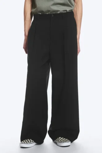 Pantalones de traje plisados de corte holgado Nate – Negro Pantalones de traje plisados de corte holgado Nate – Negro
