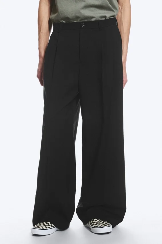 Pantalones de traje plisados de corte holgado Nate – Negro Pantalones de traje plisados de corte holgado Nate – Negro