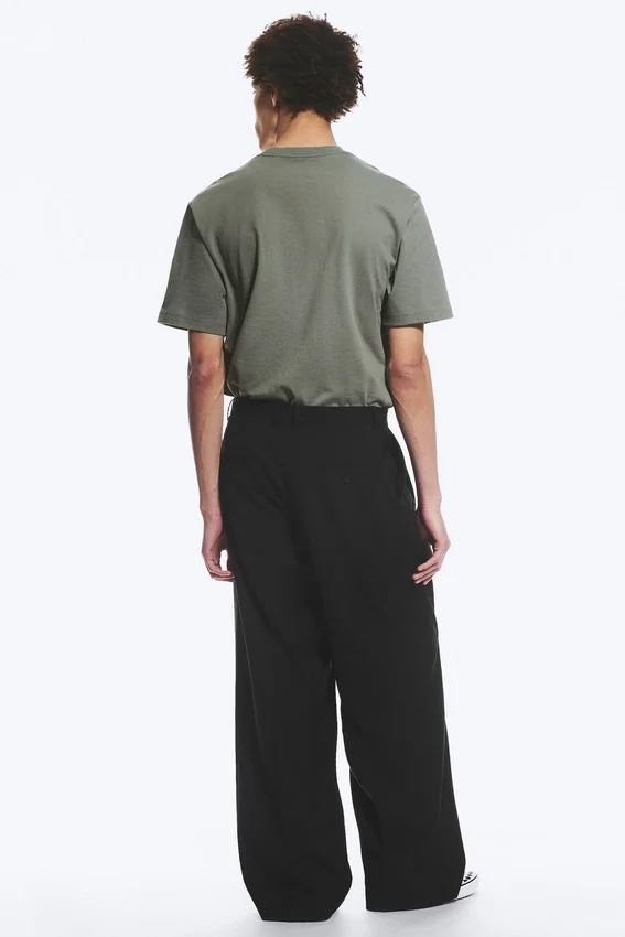 Pantalones de traje plisados de corte holgado Nate – Negro Pantalones de traje plisados de corte holgado Nate – Negro