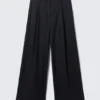 Pantalones de traje plisados de pierna ancha – Azul oscuro Pantalones de traje plisados de pierna ancha – Azul oscuro