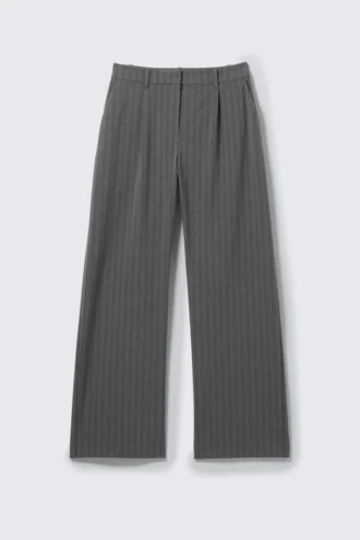 Pantalones de traje plisados de talle medio y corte holgado – Rayas gris oscuro jaspeado