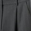 Pantalones de traje Zia – Rayas finas grises Pantalones de traje Zia – Rayas finas grises