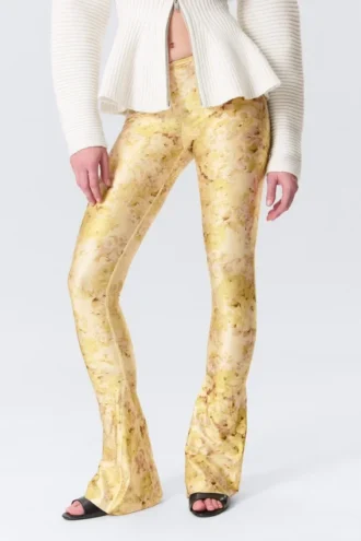 Pantalones elásticos acampanados de talle bajo – Amarillo claro – Estampado floral