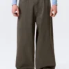 Pantalones estructurados de talle medio y corte holgado Astro Loose Baggy – Marrón oscuro Pantalones estructurados de talle medio y corte holgado Astro Loose Baggy – Marrón oscuro