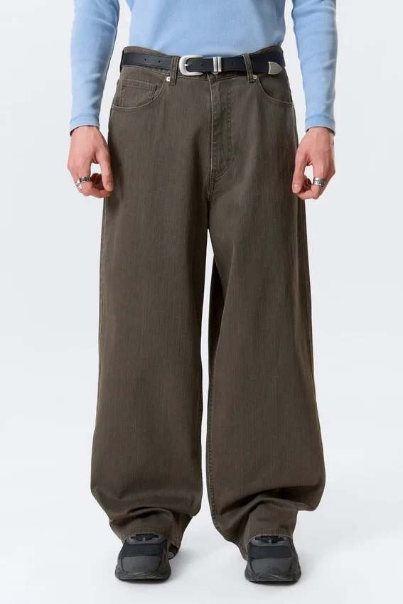 Pantalones estructurados de talle medio y corte holgado Astro Loose Baggy – Marrón oscuro Pantalones estructurados de talle medio y corte holgado Astro Loose Baggy – Marrón oscuro
