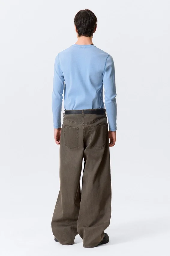 Pantalones estructurados de talle medio y corte holgado Astro Loose Baggy – Marrón oscuro Pantalones estructurados de talle medio y corte holgado Astro Loose Baggy – Marrón oscuro
