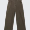 Pantalones estructurados de talle medio y corte holgado Astro Loose Baggy – Marrón oscuro Pantalones estructurados de talle medio y corte holgado Astro Loose Baggy – Marrón oscuro