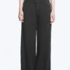 Pantalones holgados de cintura baja con efecto arrugado – Gris oscuro