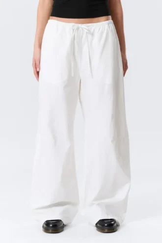 Pantalones holgados de cintura baja y lavado desgastado – Blanco
