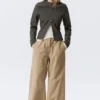 Pantalones holgados de talle bajo con tejido ripstop – Beige Pantalones holgados de talle bajo con tejido ripstop – Beige