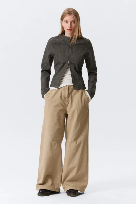 Pantalones holgados de talle bajo con tejido ripstop – Beige Pantalones holgados de talle bajo con tejido ripstop – Beige