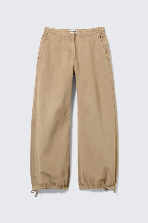 Pantalones holgados de talle bajo con tejido ripstop – Beige Pantalones holgados de talle bajo con tejido ripstop – Beige