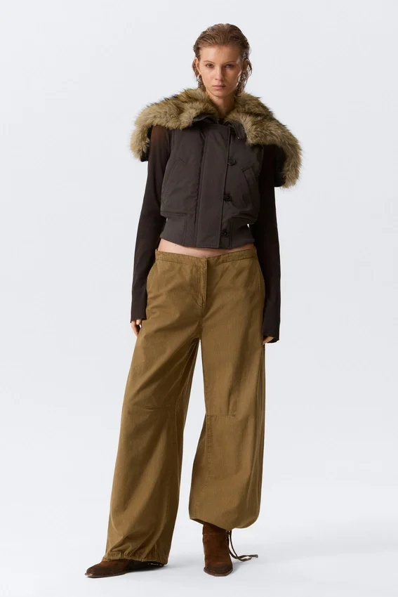 Pantalones holgados de talle bajo con tejido ripstop – Caqui oscuro Pantalones holgados de talle bajo con tejido ripstop – Caqui oscuro