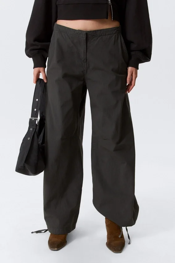 Pantalones holgados de talle bajo con tejido ripstop – Gris oscuro Pantalones holgados de talle bajo con tejido ripstop – Gris oscuro