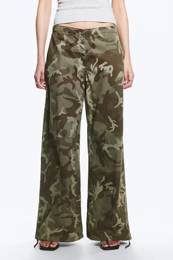 Pantalones holgados de talle bajo con tejido ripstop – Verde caqui – Camuflaje Pantalones holgados de talle bajo con tejido ripstop – Verde caqui – Camuflaje