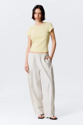 Pantalones holgados de talle bajo sin cremallera – Beige claro