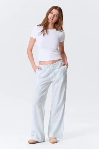 Pantalones holgados de talle bajo sin cremallera – Blanco – Rayas azules