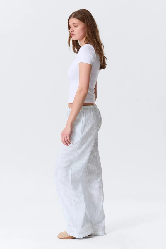 Pantalones holgados de talle bajo sin cremallera – Blanco – Rayas azules Pantalones holgados de talle bajo sin cremallera – Blanco – Rayas azules