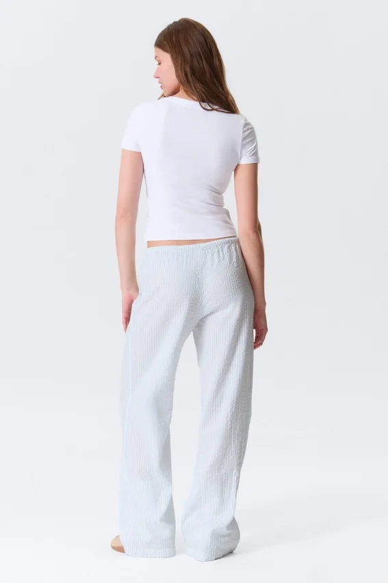 Pantalones holgados de talle bajo sin cremallera – Blanco – Rayas azules Pantalones holgados de talle bajo sin cremallera – Blanco – Rayas azules