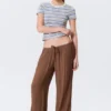 Pantalones holgados de talle medio con volantes – Marrón Pantalones holgados de talle medio con volantes – Marrón