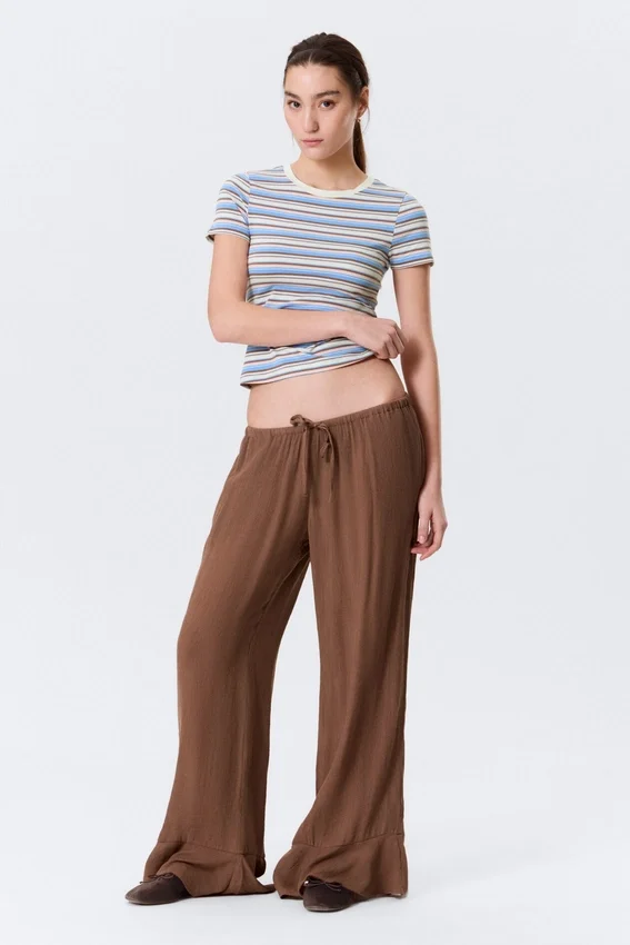 Pantalones holgados de talle medio con volantes – Marrón Pantalones holgados de talle medio con volantes – Marrón