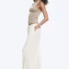 Pantalones holgados de talle medio y corte acampanado – Blanco Pantalones holgados de talle medio y corte acampanado – Blanco