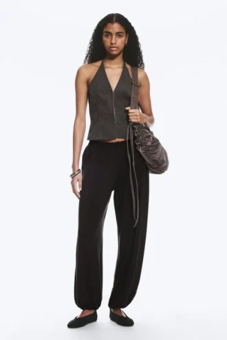 Pantalones holgados de talle medio y corte acampanado – Marrón oscuro