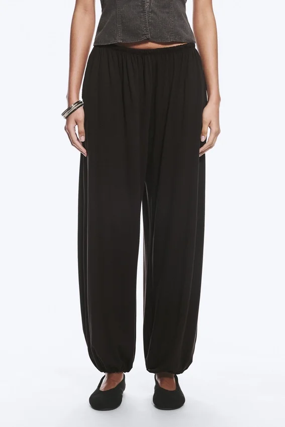 Pantalones holgados de talle medio y corte acampanado – Marrón oscuro Pantalones holgados de talle medio y corte acampanado – Marrón oscuro