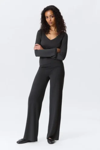 Pantalones holgados de tiro bajo y pierna ancha – Negro lavado