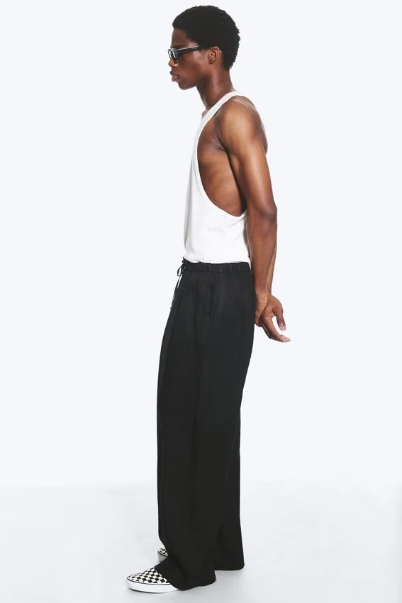 Pantalones rectos de corte holgado de mezcla de lino Adler – Negro Pantalones rectos de corte holgado de mezcla de lino Adler – Negro
