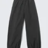 Pantalones ripstop de talle bajo sin cremallera – Gris oscuro