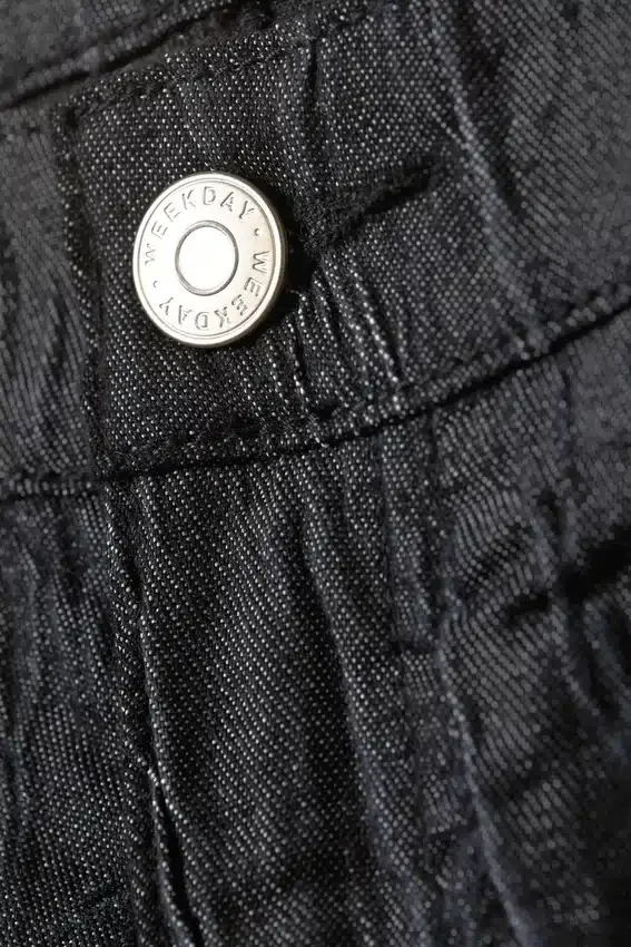 Pantalones tipo capullo de talle bajo y tejido arrugado – Azul oscuro Pantalones tipo capullo de talle bajo y tejido arrugado – Azul oscuro