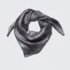 Pañuelo cuadrado estampado – Negro Pañuelo cuadrado estampado – Negro