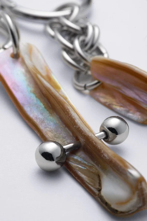 Pendientes con colgante de concha – Plata Pendientes con colgante de concha – Plata