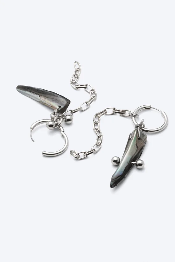 Pendientes con concha – Negro/Plata/Perla Pendientes con concha – Negro/Plata/Perla