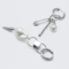 Pendientes de aro asimétricos con perlas – Plata Pendientes de aro asimétricos con perlas – Plata