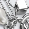 Pendientes de aro asimétricos con perlas – Plata Pendientes de aro asimétricos con perlas – Plata