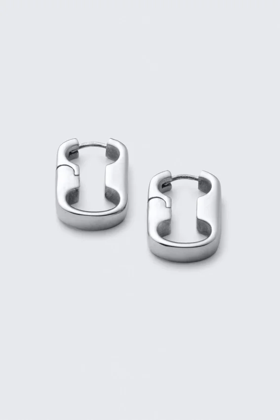 Pendientes de aro con eslabones de cadena de acero inoxidable – Plata Pendientes de aro con eslabones de cadena de acero inoxidable – Plata