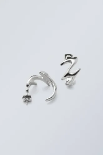 Pendientes de aro en zigzag – Plata