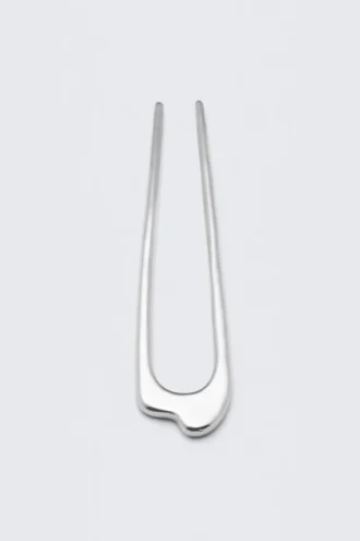 Pin escultural de metal – Gris plateado