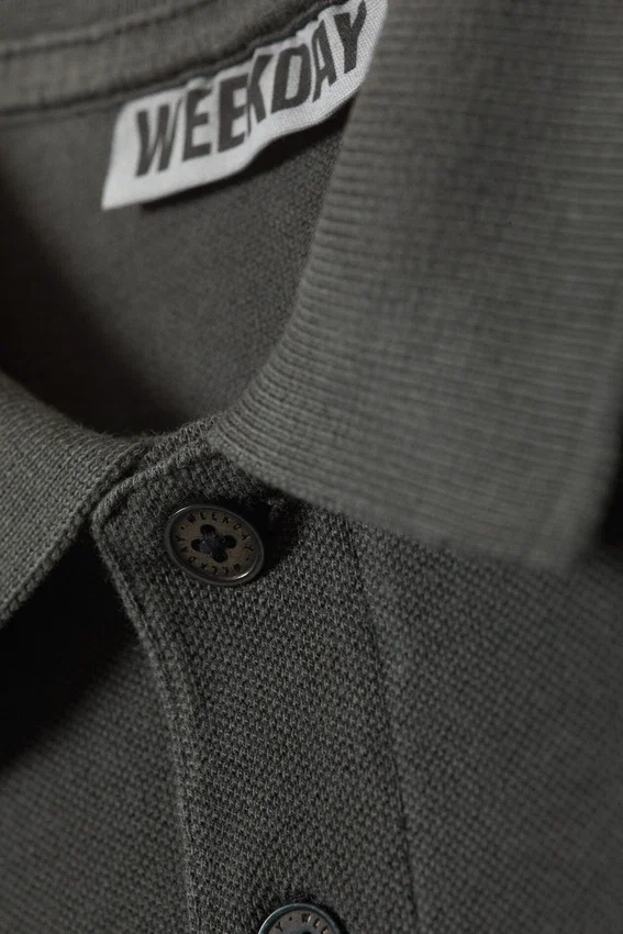 Polo de piqué de algodón de manga corta – Gris oscuro Polo de piqué de algodón de manga corta – Gris oscuro