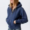 Sudadera con capucha ajustada y cremallera – Azul oscuro lavado Sudadera con capucha ajustada y cremallera – Azul oscuro lavado