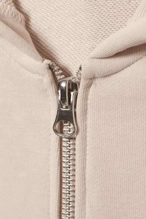 Sudadera con capucha ajustada y cremallera – Crema empolvado Sudadera con capucha ajustada y cremallera – Crema empolvado