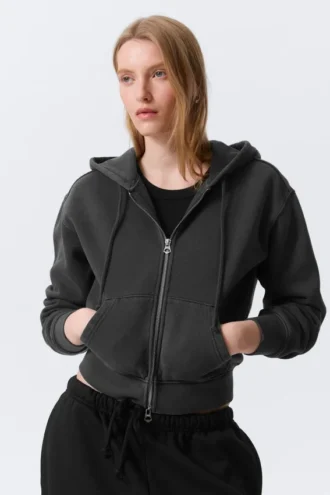 Sudadera con capucha ajustada y cremallera – Negro lavado