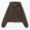 Sudadera con capucha corta y cordón – Marrón oscuro Sudadera con capucha corta y cordón – Marrón oscuro