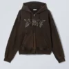 Sudadera con capucha, cremallera y bordado, corte recto – Marrón oscuro lavado – Dream Sudadera con capucha, cremallera y bordado, corte recto – Marrón oscuro lavado – Dream