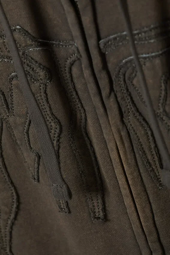 Sudadera con capucha, cremallera y bordado de corte recto – Gris oscuro Sudadera con capucha, cremallera y bordado de corte recto – Gris oscuro
