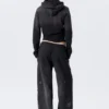 Sudadera con capucha, cremallera y estampados con tachuelas, corte entallado – Negro lavado con tachuelas Sudadera con capucha, cremallera y estampados con tachuelas, corte entallado – Negro lavado con tachuelas